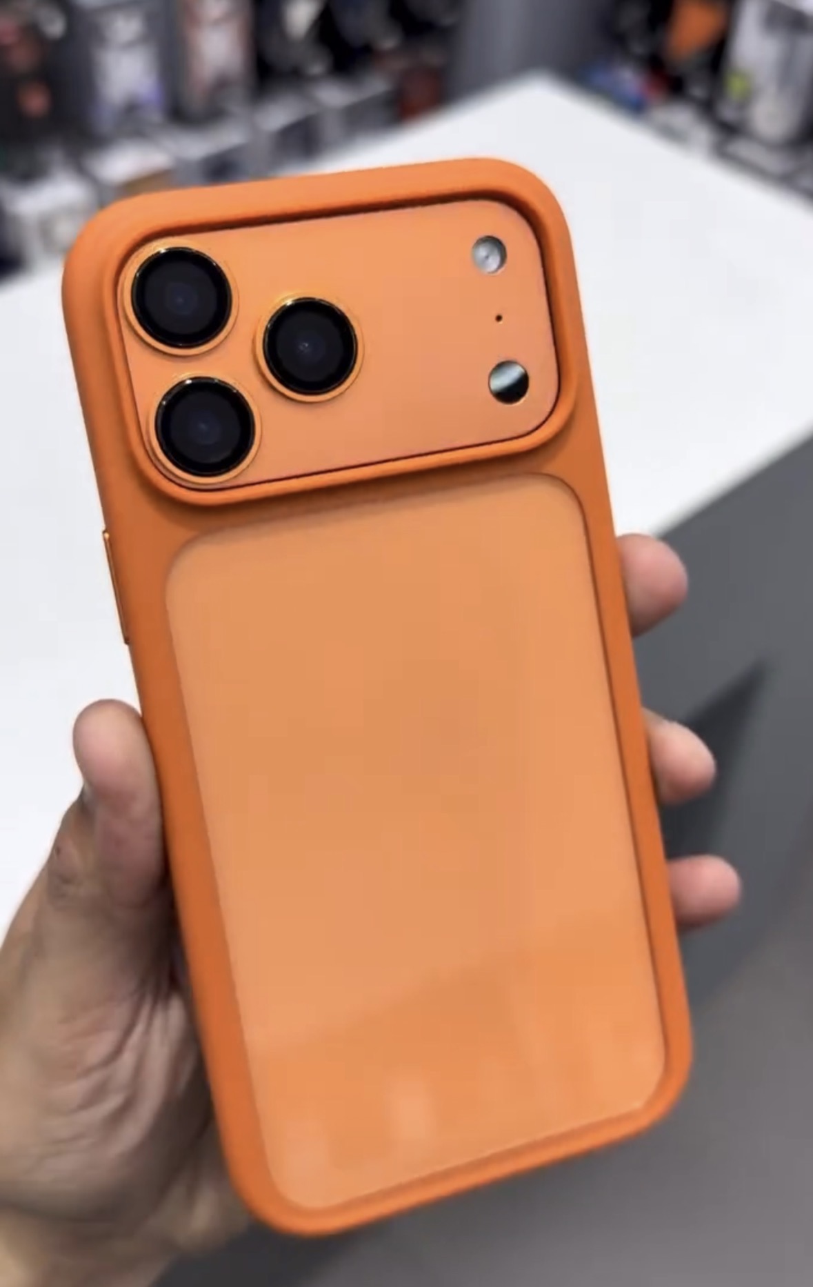 قاب کیو سری ۱۷ مکس مخصوص تبدیل به۱۷